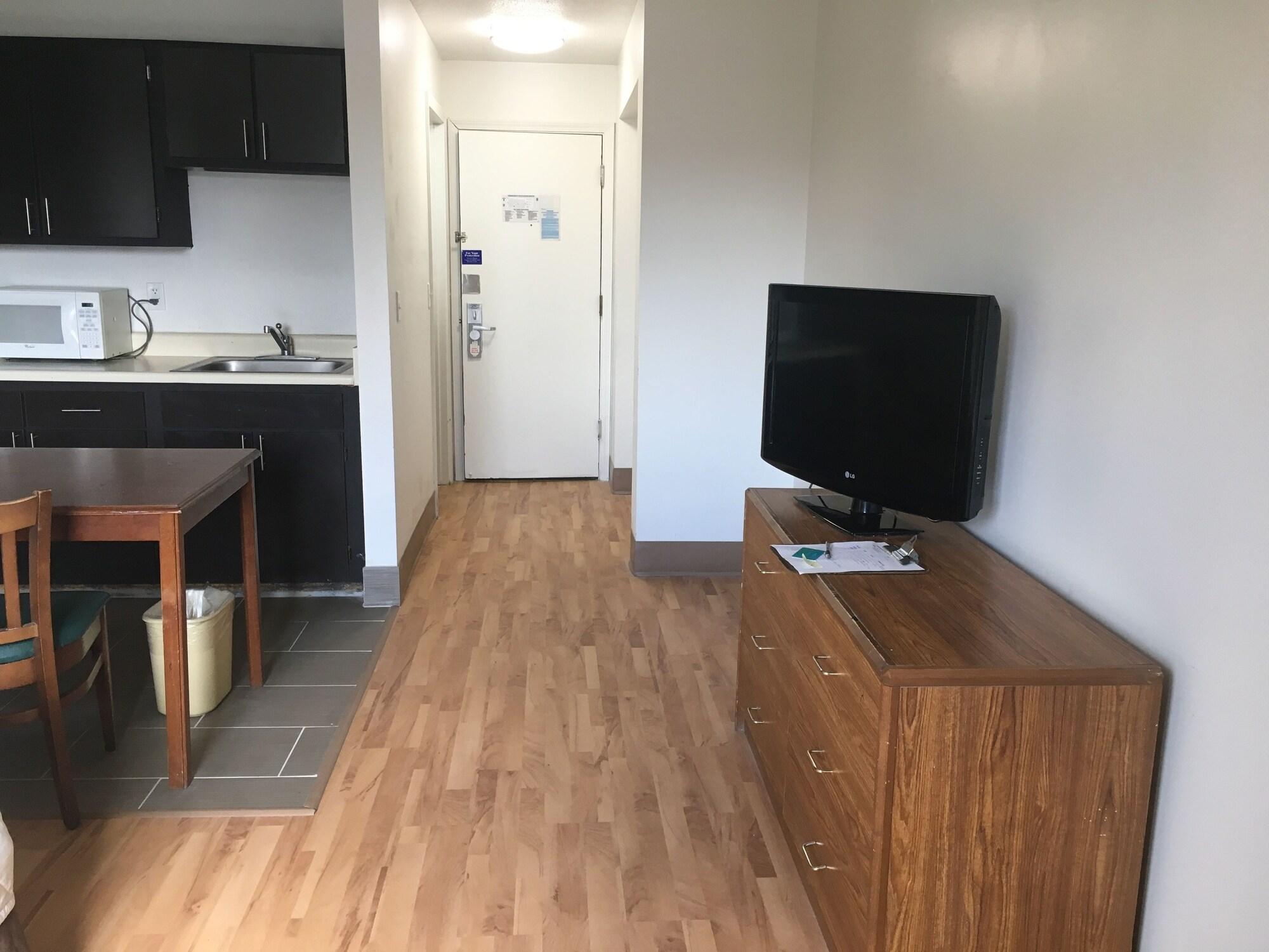 Welcome Suites Hazelwood Extended Stay Hotel Buitenkant foto